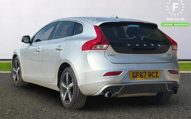 Used Volvo V40 R-Design 122 HP (89 kW) 2019 Hatchback