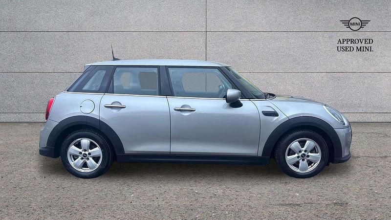 Used Mini Cooper Classic 134 HP (98 kW) 2022 Silver Hatchback