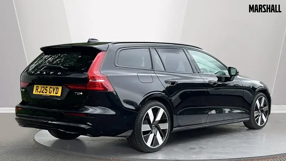 Used Volvo V60 Ultra 455 HP (334 kW) 2025 Black Estate