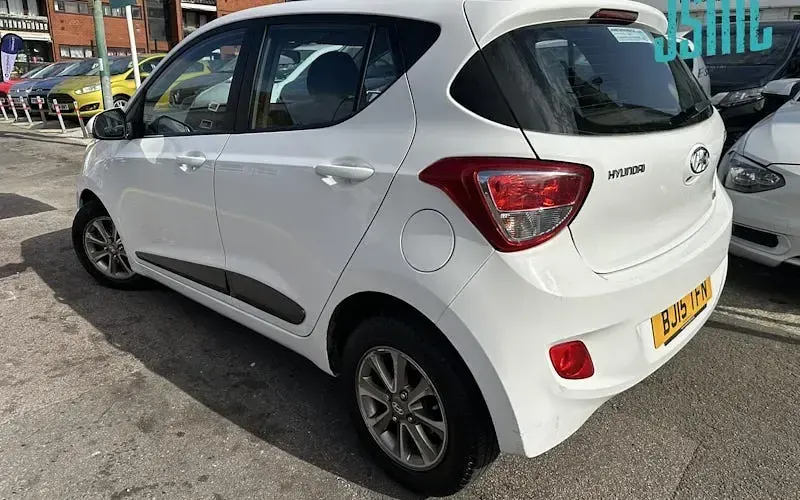 Używany Hyundai i10 Premium 87 KM (63 kW) 2015 Biały Hatchback