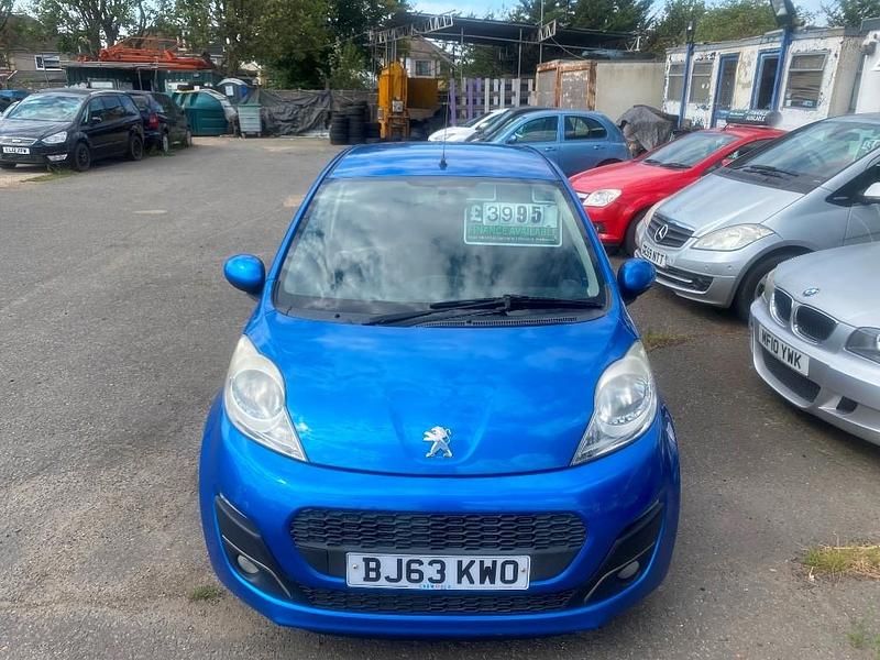 Second-hand Peugeot 107 Allure 68 CP (50 kW) 2013 Albastru Hatchback