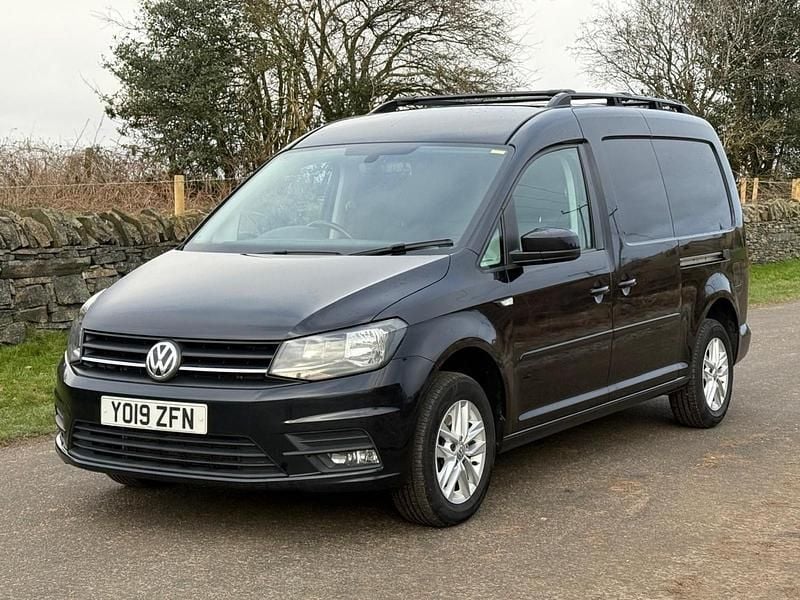 Used VW Caddy Maxi Highline 102 HP (75 kW) 2019 Black MPV