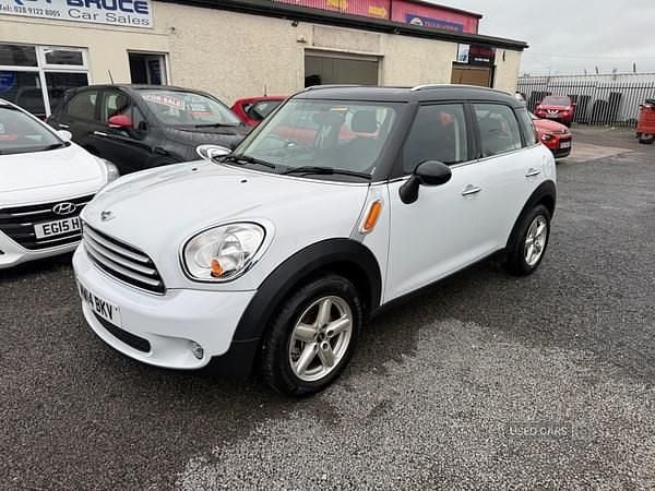 White Used 2014 Mini Cooper Countryman SUV | £3,695 (Fair price) - Image 1/4