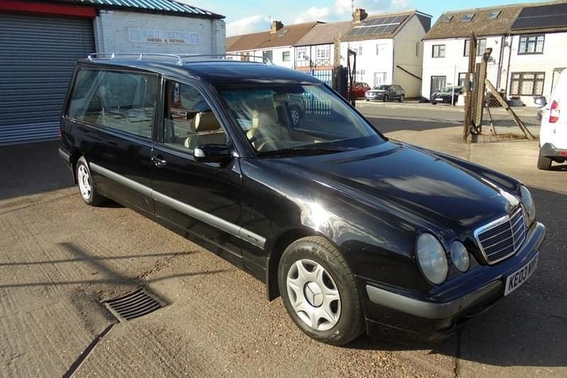 Used Mercedes E200 Classic 2003 Sedan