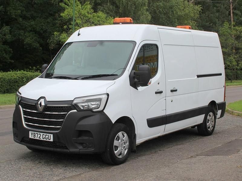 White Used 2022 Renault Master Business Van | £18,500 (Fair price) - Image 1/4