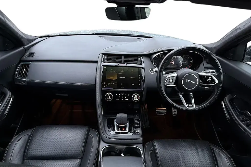Usado Jaguar E-Pace R-Dynamic 163 HP (119 kW) 2021 Cinzento SUV