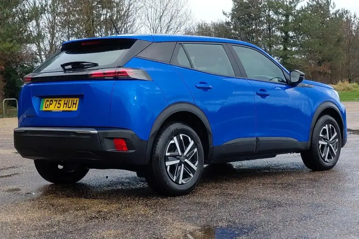 New Peugeot e-2008 Active 98 kW (134 HP) 2026 SUV