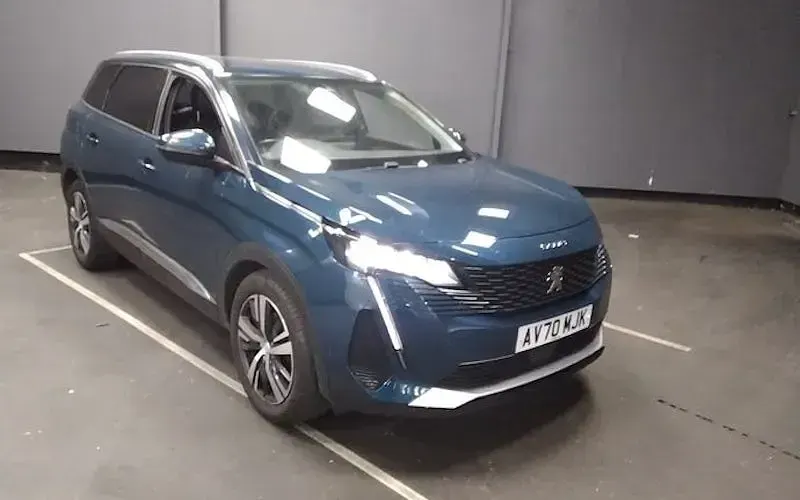 Used Peugeot 5008 Allure 131 HP (96 kW) 2022 SUV