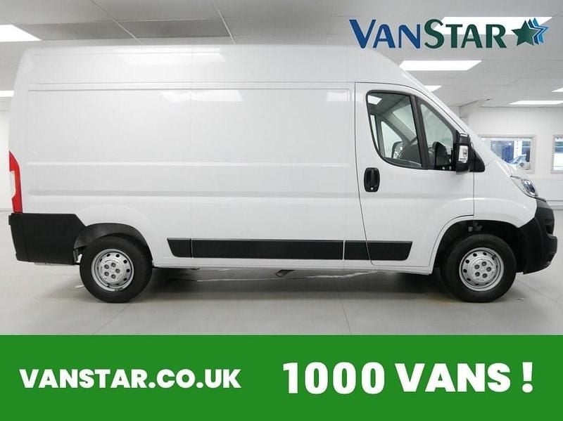 Used Vauxhall Movano 140 HP (102 kW) 2022 White