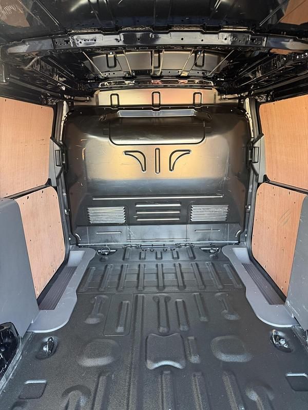 Used Ford Transit Connect Limited 120 HP (88 kW) 2022 Black MPV