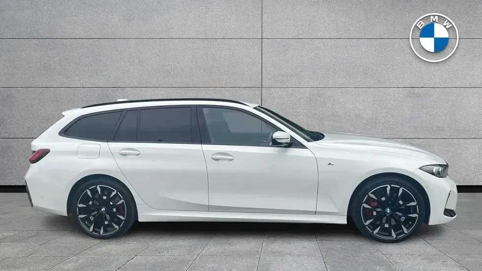 Used BMW 330 M Sport 288 HP (211 kW) 2025 White Estate