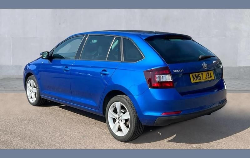 Used Skoda 110 R SE 108 HP (79 kW) 2017 Blue Estate
