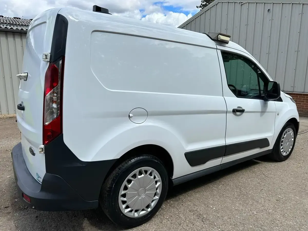 Used Ford Transit Connect 2017 White MPV