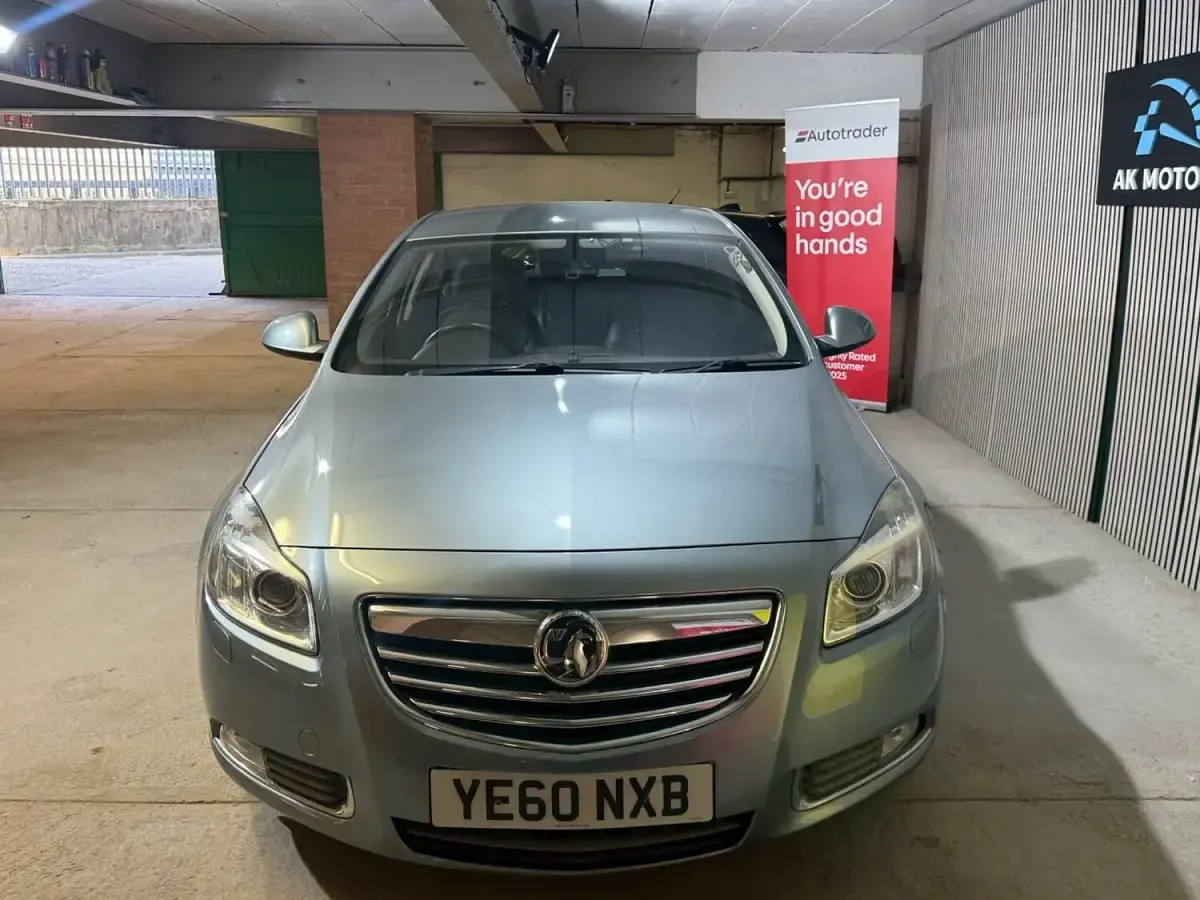 Used Vauxhall Insignia SRi 220 HP (161 kW) 2010 Silver Hatchback
