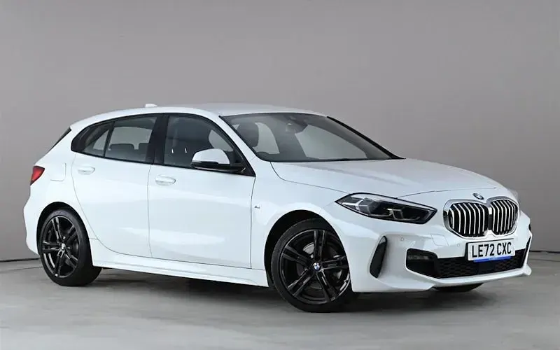 Begagnad BMW 118 M Sport 136 HK (100 kW) 2024 Halvkombi