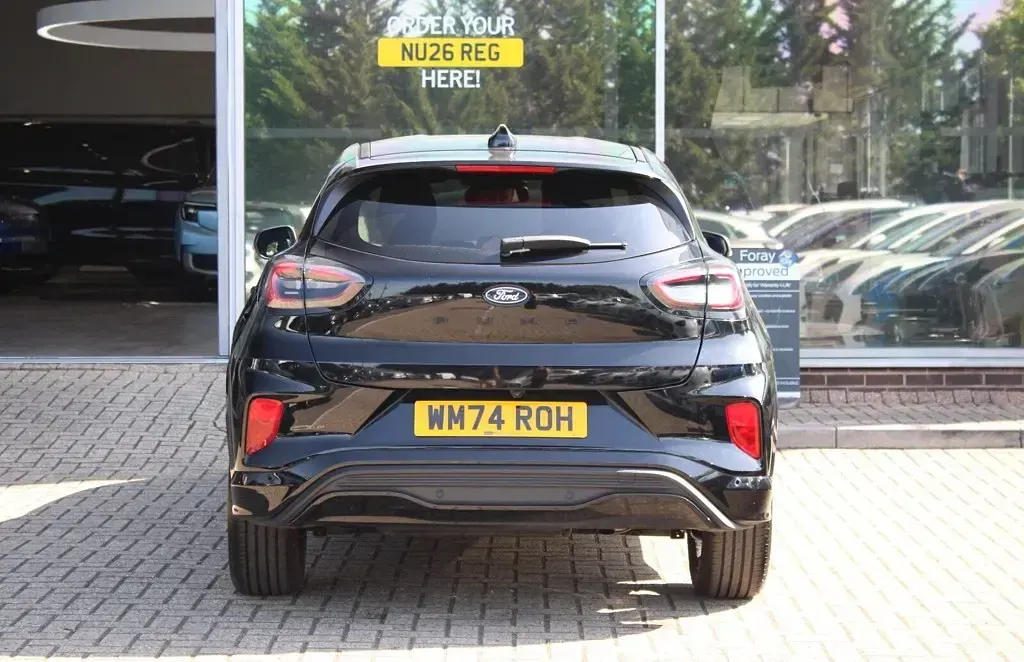 Käytetty Ford Puma ST-Line 2024 Musta Katumaasturi