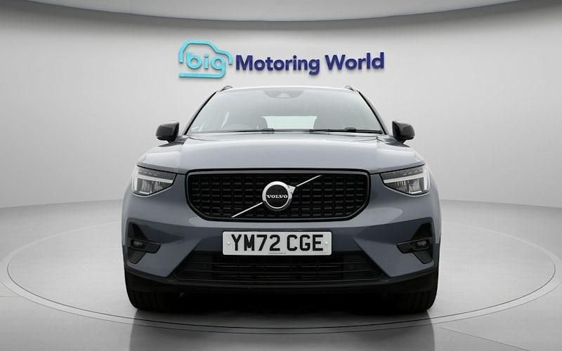 Used Volvo XC40 Plus 211 HP (155 kW) 2023 Grey SUV