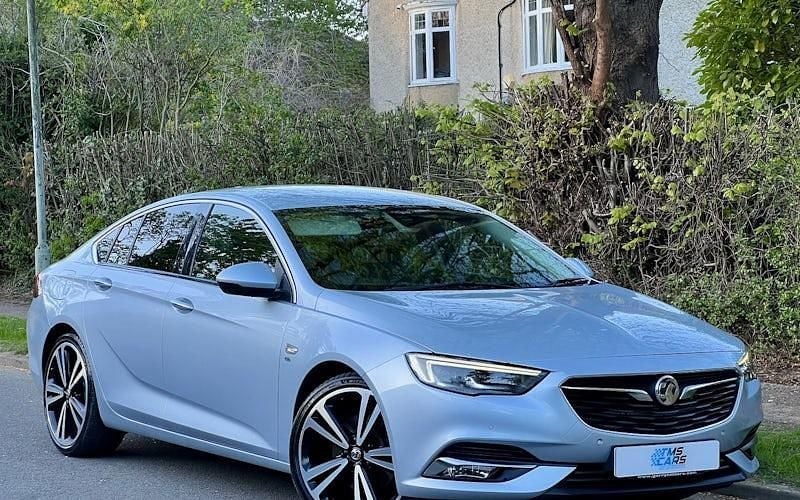 Second-hand Vauxhall Insignia Elite 170 CP (125 kW) 2020 Hatchback