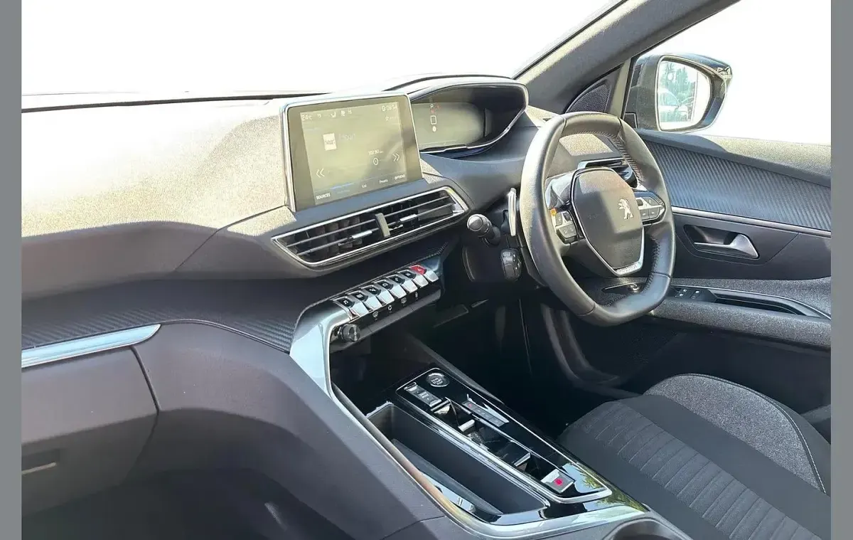 Used Peugeot 3008 Active+ 131 HP (96 kW) 2023 Cumulus grey SUV