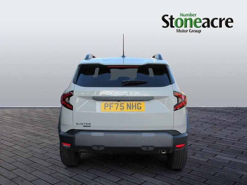 New Dacia Duster Journey 155 HP (114 kW) 2025 Cream Hatchback