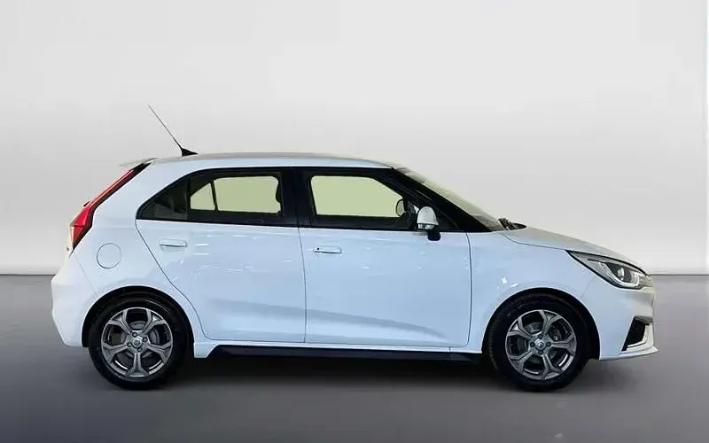 Used MG MG3 Exclusive 106 HP (77 kW) 2022 White Hatchback