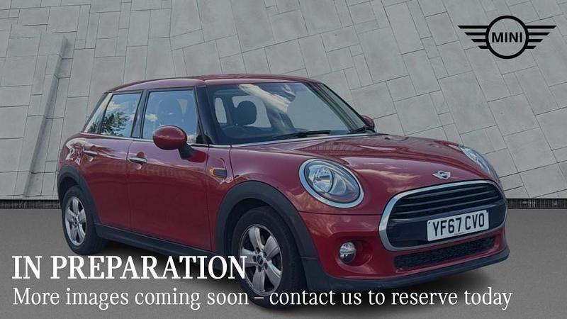 Used Mini Cooper Hatch 134 HP (98 kW) 2017 Red Hatchback