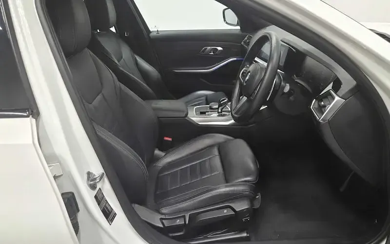 Used BMW 320 M Sport 184 HP (135 kW) 2021 White Sedan