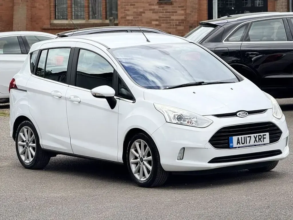 Used Ford B-MAX Titanium 105 HP (77 kW) 2017 White MPV