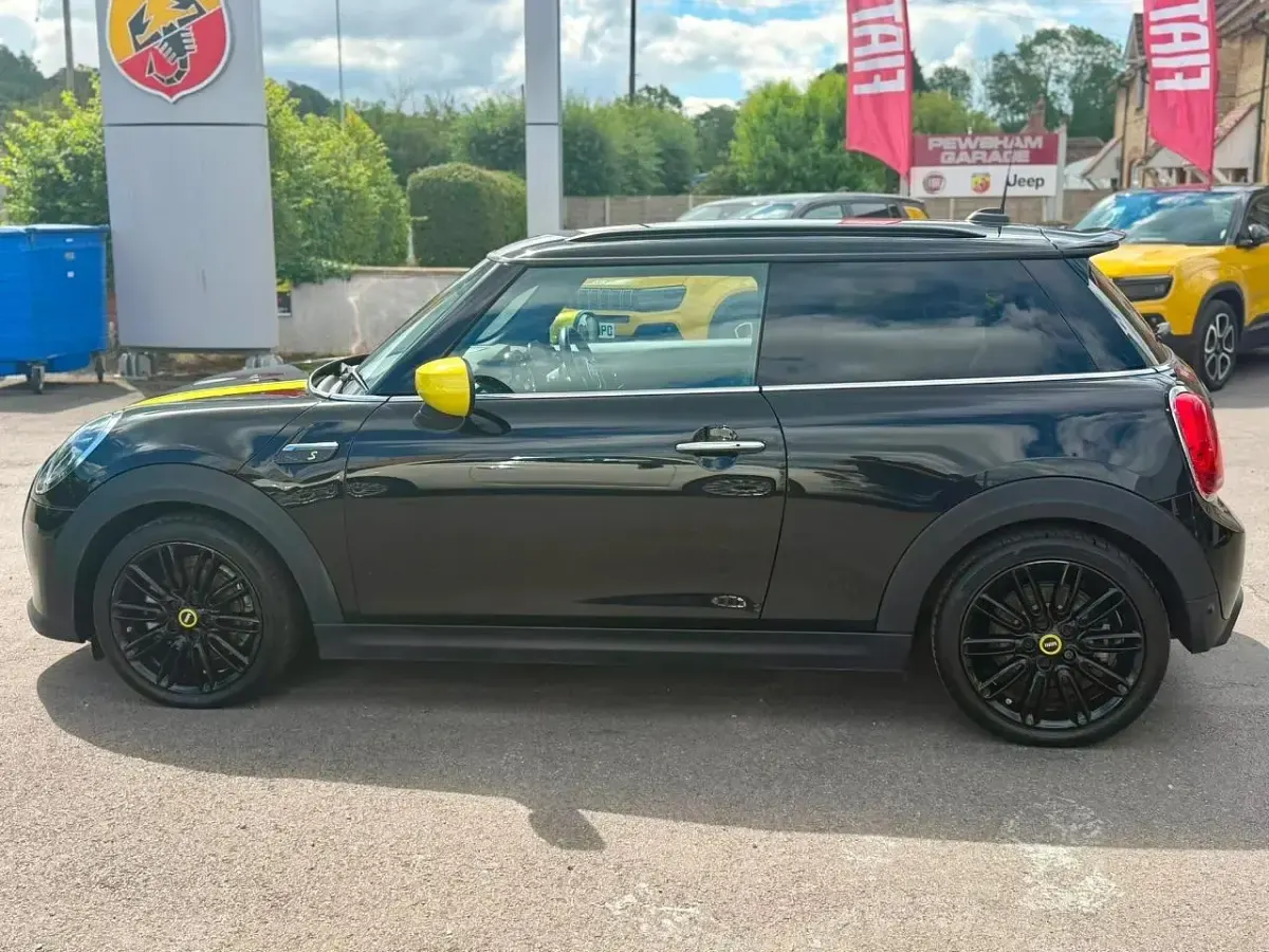 Used Mini Cooper SE Hatch 133 kW (181 HP) 2021 Black Hatchback
