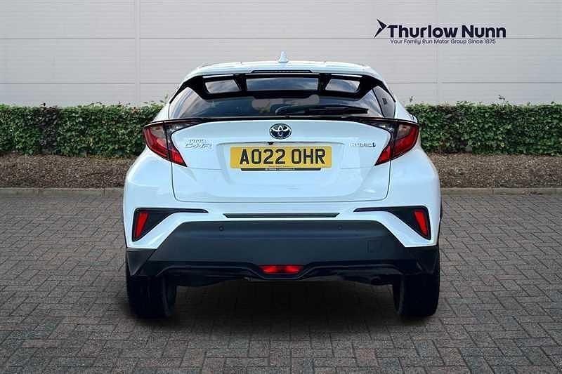 Used Toyota C-HR Design 122 HP (89 kW) 2022 White SUV
