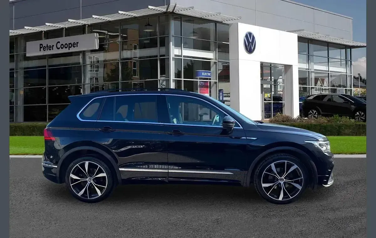 Used VW Tiguan R-line 150 HP (110 kW) 2023 Black SUV