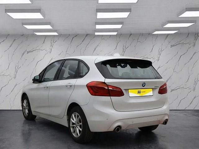Begagnad BMW 220 Advantage 192 HK (141 kW) 2018 Vit Minibuss