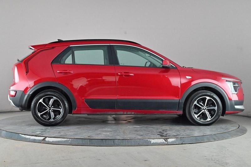 Used Kia Niro 139 HP (102 kW) 2022 Red SUV
