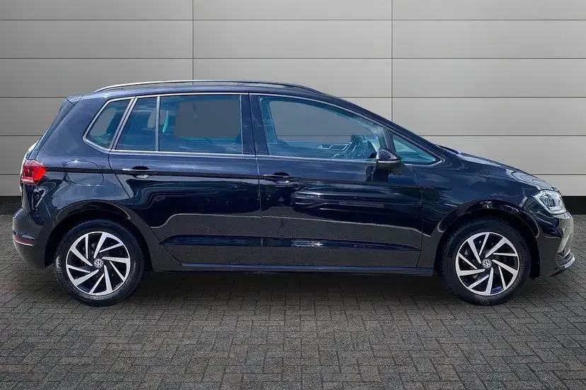 Used VW Golf VIII Match 148 HP (108 kW) 2020 Deep black MPV