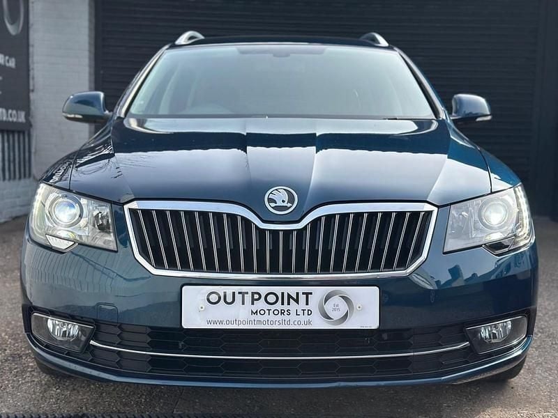 Used Skoda Superb Elegance 140 HP (102 kW) 2014 Blue Estate