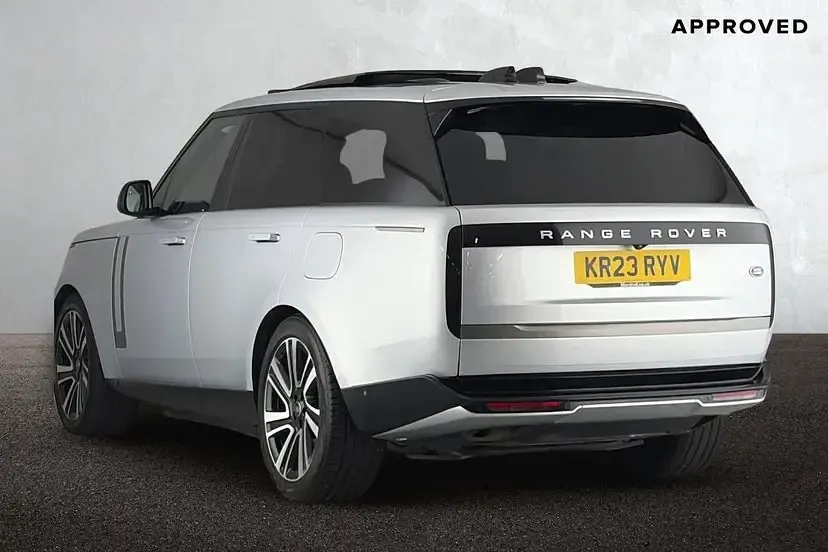 Used Land Rover Range Rover HSE 434 HP (319 kW) 2023 Hakuba silver SUV
