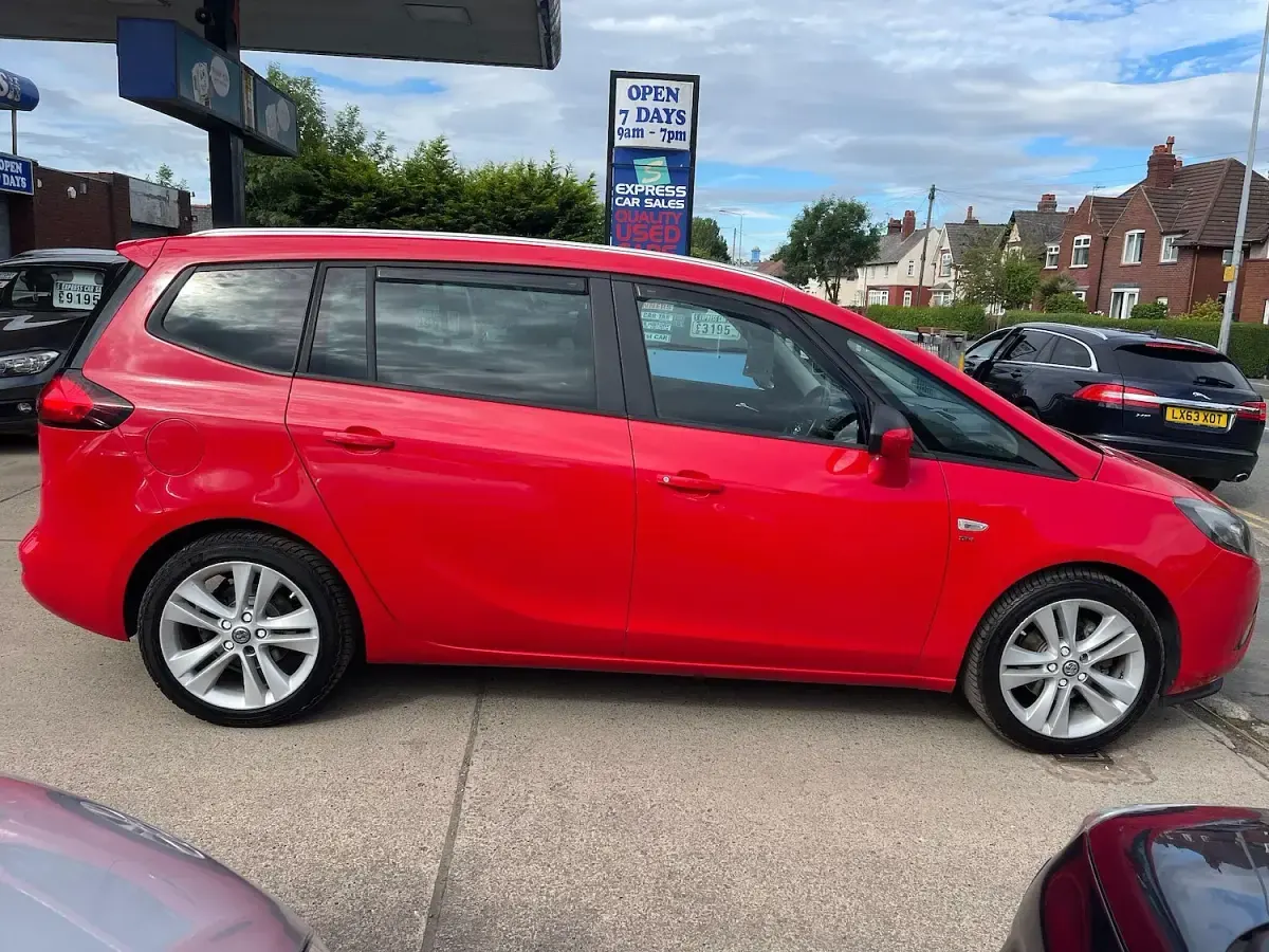 Used Vauxhall Zafira Tourer SRi 2015 Red MPV