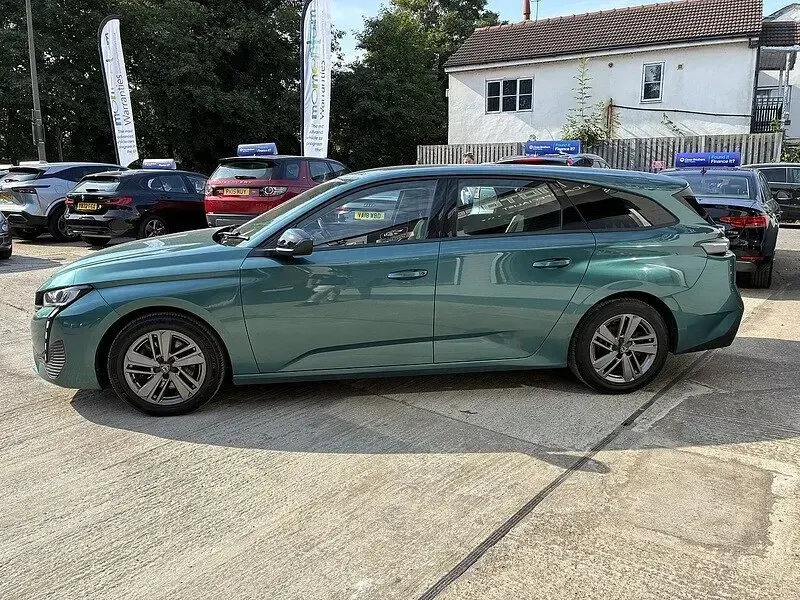 Used Peugeot 308 SW Active Premium 2022 Blue Estate