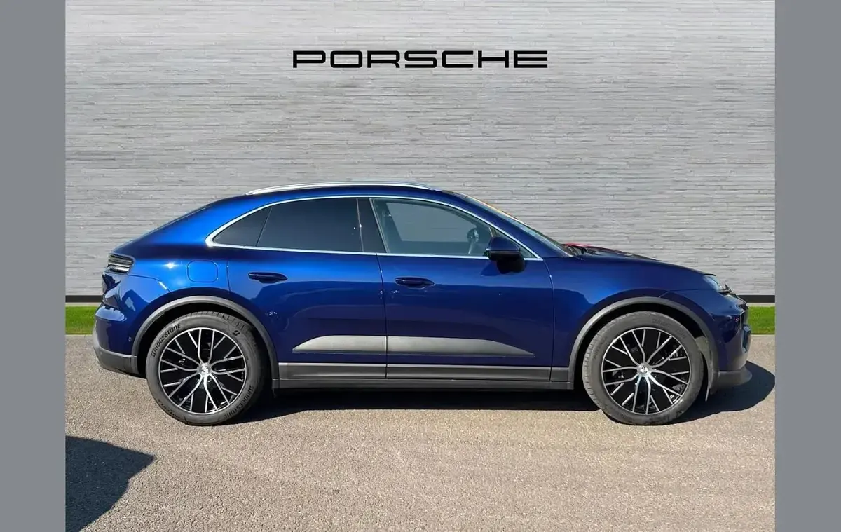 Used Porsche Macan 264 kW (360 HP) 2026 Blue SUV