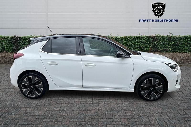 White Used 2023 Vauxhall Corsa-e Ultimate Hatchback | £14,295 (A bit pricey) - Image 1/4