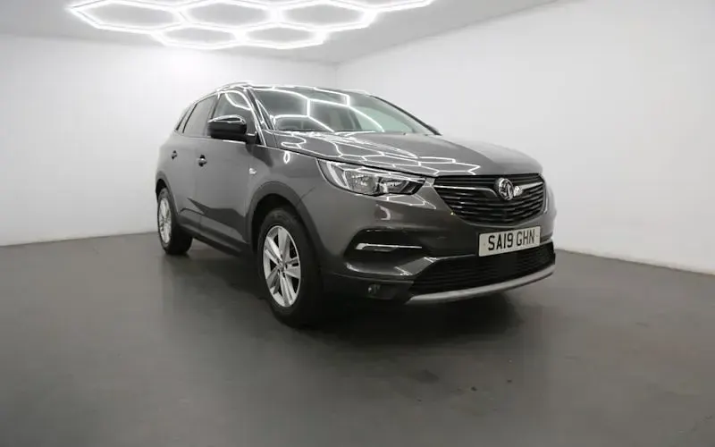 Used Vauxhall Grandland X Design Edition 131 HP (96 kW) 2019 SUV