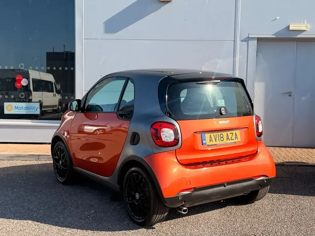 Used Smart ForTwo Coupé Premium 71 HP (52 kW) 2018 Grey Coupe