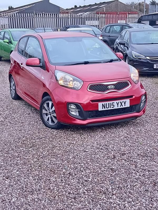Red Used 2015 Kia Picanto Hatchback | £3,595 (Fair price) - Image 1/4