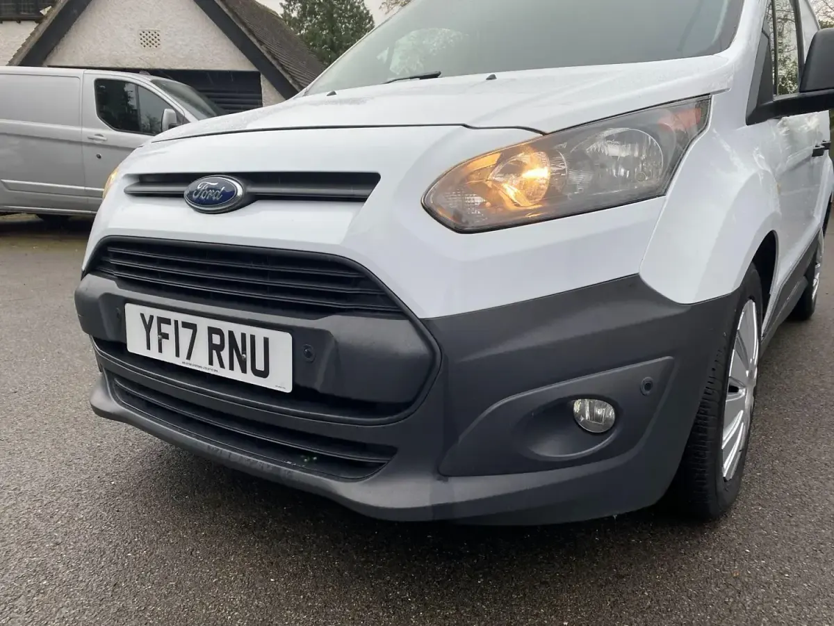 Second-hand Ford Transit Connect 75 CP (55 kW) 2017 Alb Monovolum