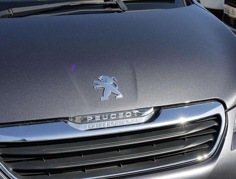 Used Peugeot 108 Allure 71 HP (52 kW) 2021 Grey Hatchback