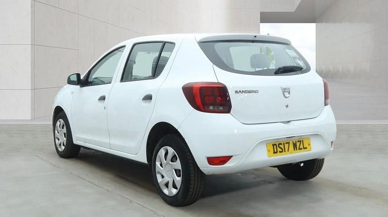 Used Dacia Sandero Ambiance 2017 White Hatchback