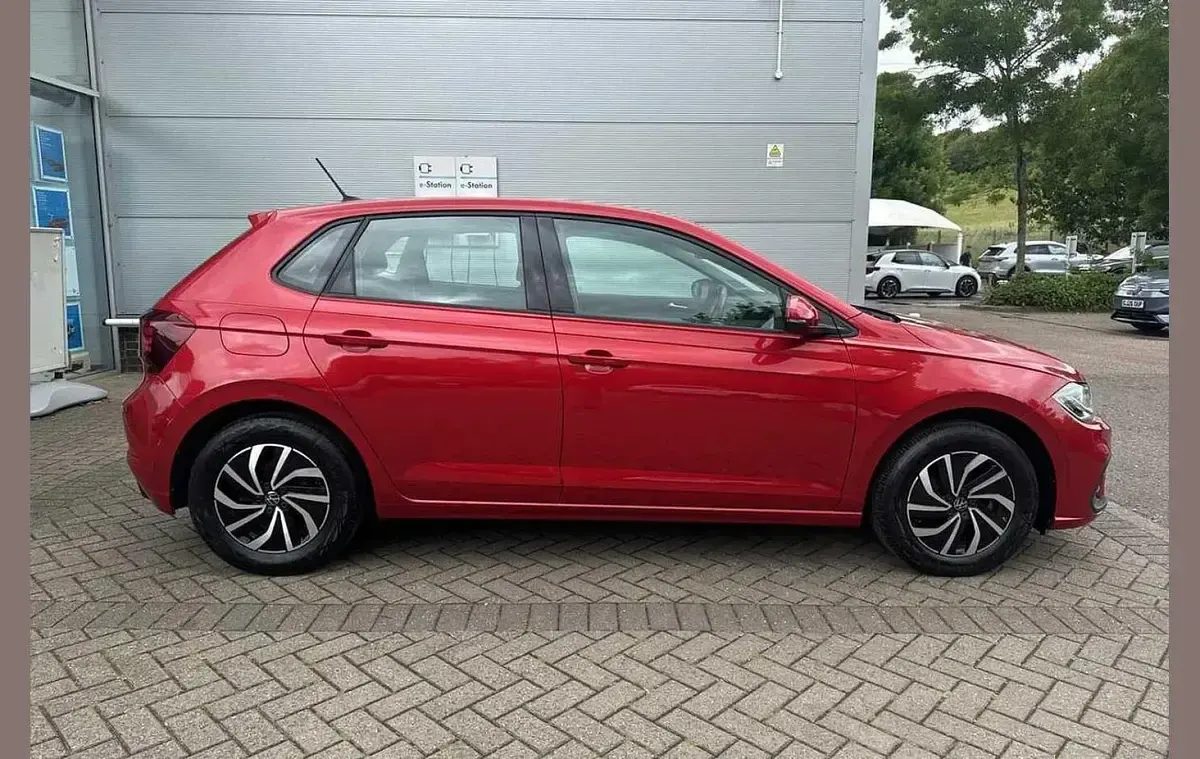 Used VW Polo Life 95 HP (69 kW) 2023 Red Hatchback
