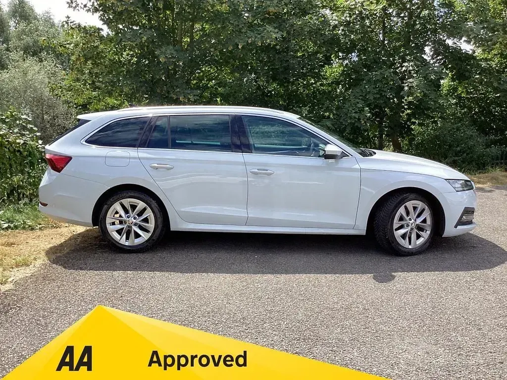 Used Skoda Octavia SE L 116 HP (85 kW) 2021 White Estate
