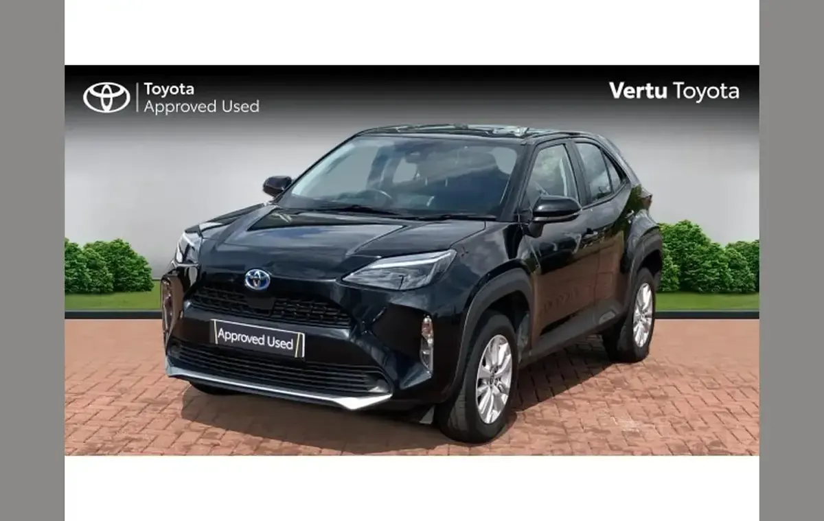 Used Toyota Yaris Cross 113 HP (83 kW) 2024 Black SUV