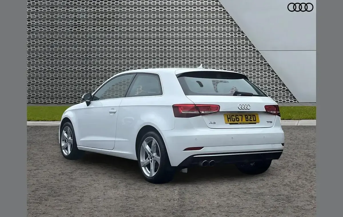 Used Audi A3 Sport 150 HP (110 kW) 2017 White Hatchback